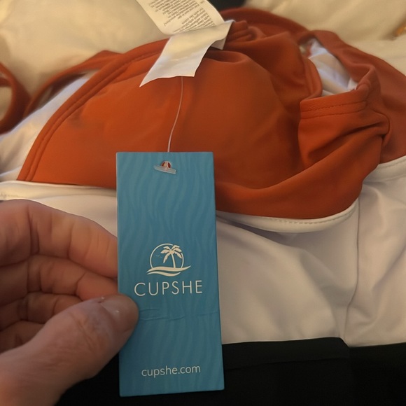 Colorblock Colombia Coast Keyhole One Piece Swimsuit - Picture 3 of 3